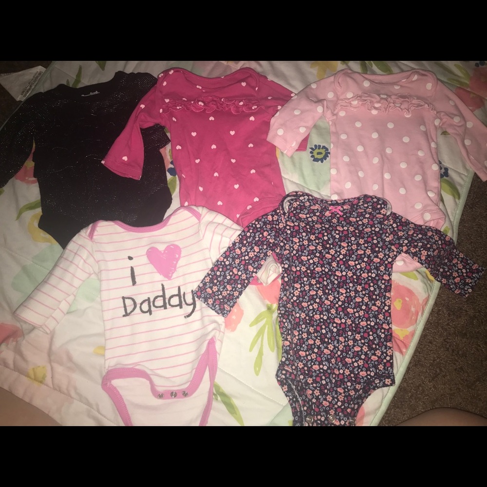 0-3 month long sleeve onesies!!